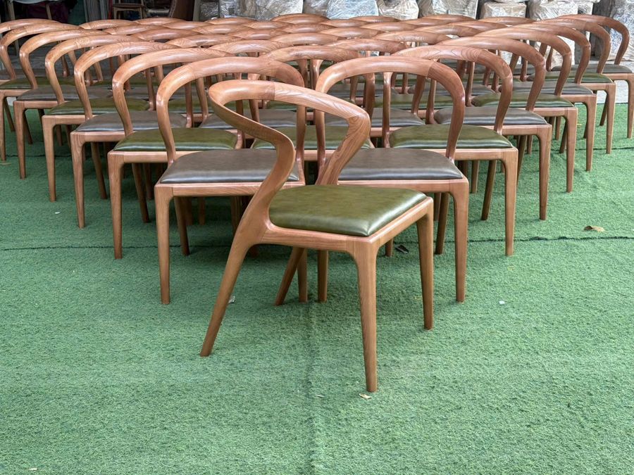 Ghế ăn gỗ nệm xanh